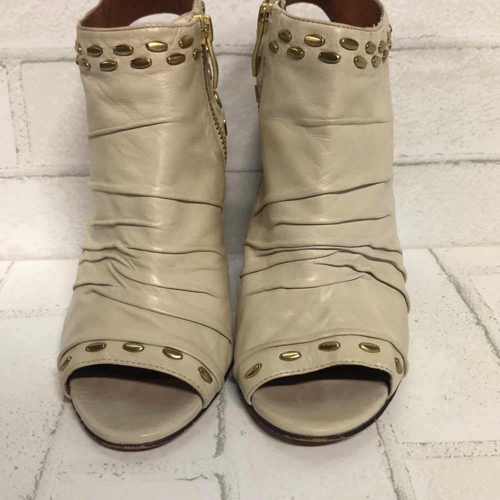 Vince Camuto -Peep toe leather bootie- stacked heel